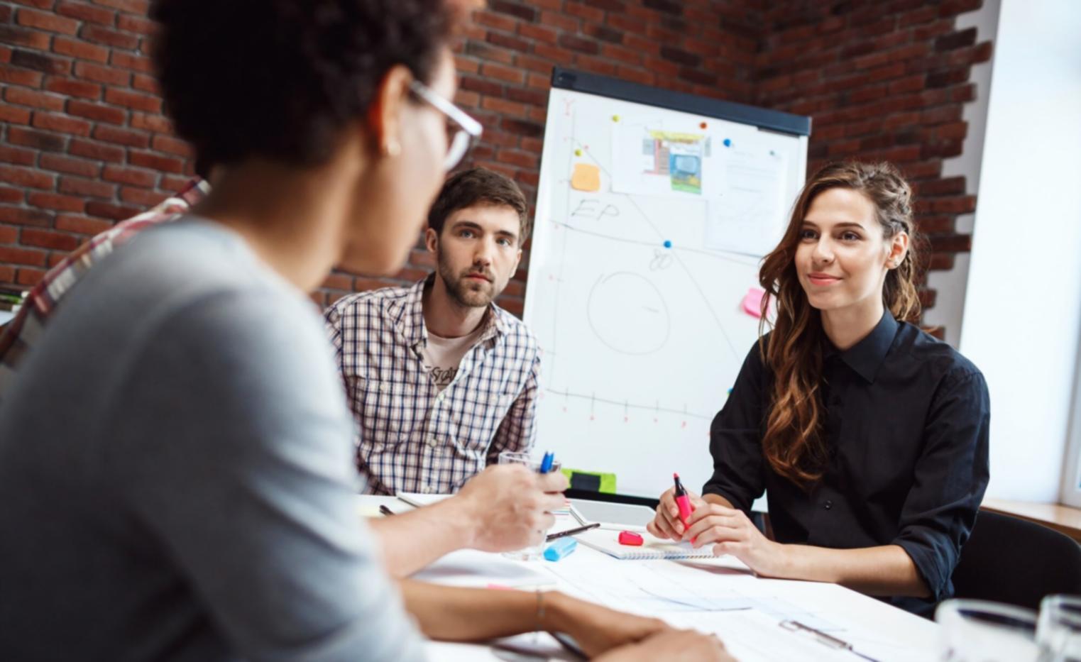 Análisis avanzado de rendimiento de carteras y optimización de estrategias de inversión